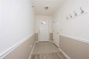 3952 Creekside Ct, Winston-Salem, NC 27127 - Photo 2
