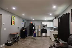 305 E Division Ave, Salisbury, NC 28144 - Photo 8