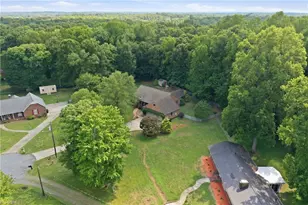 2618 Marion Ct, Burlington, NC 27215 - Photo 6