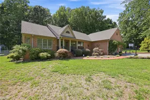 2618 Marion Ct, Burlington, NC 27215 - Photo 4