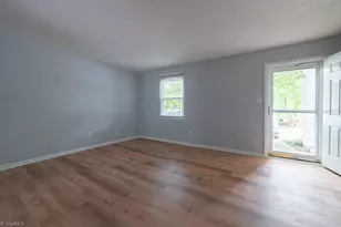 5707 Bramblegate Rd, Greensboro, NC 27409 - Photo 6