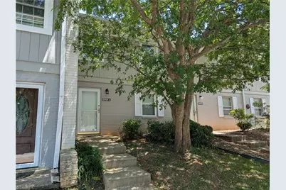 5707 Bramblegate Road #J, Greensboro, NC 27409 - Photo 2