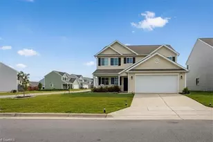3806 Bissett Wy, Greensboro, NC 27405 - Photo 2