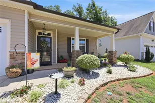 1407 Yellow Wood Dr, Mebane, NC 27302 - Photo 2