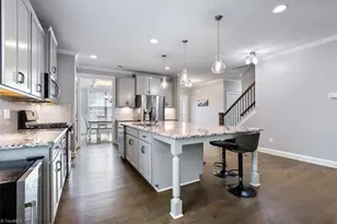 3228 Castlerock Dr, Burlington, NC 27215 - Photo 4