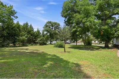 214 Hawthorne Lane, Burlington, NC 27215 - Photo 30