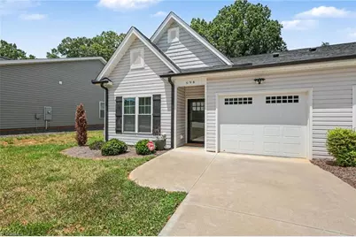 694 W Lee Avenue, Yadkinville, NC 27055 - Photo 2
