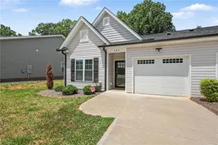 694 W Lee Ave, Yadkinville, NC 27055 - Photo 2