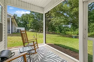 694 W Lee Ave, Yadkinville, NC 27055 - Photo 18