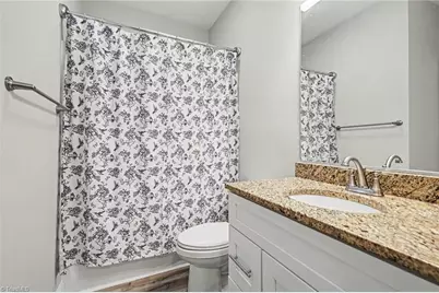 694 W Lee Avenue, Yadkinville, NC 27055 - Photo 16
