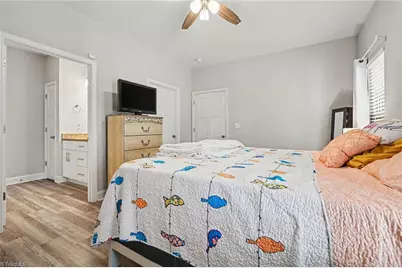 694 W Lee Avenue, Yadkinville, NC 27055 - Photo 12