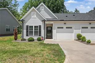 694 W Lee Ave, Yadkinville, NC 27055 - Photo 2