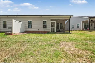 694 W Lee Avenue, Yadkinville, NC 27055 - Photo 18