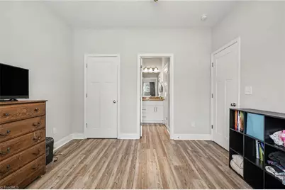 694 W Lee Avenue, Yadkinville, NC 27055 - Photo 16