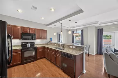 605 W Market Street #206, Greensboro, NC 27401 - Photo 14