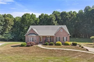 134 Graywood Ct, Advance, NC 27006 - Photo 2