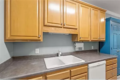 601 Nova Avenue, High Point, NC 27265 - Photo 10