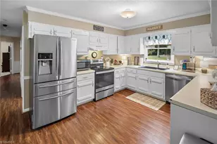 1025 Springwood Ln, Archdale, NC 27263 - Photo 10