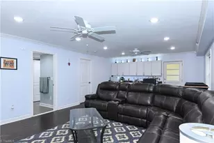 1014 Onslow Dr, Greensboro, NC 27408 - Photo 32