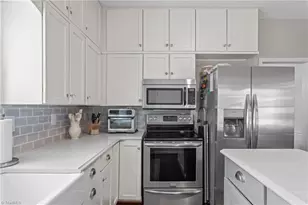 39-D Fountain Manor Dr, Greensboro, NC 27405 - Photo 16