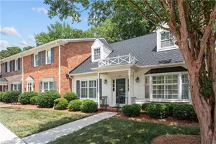 39-D Fountain Manor Dr, Greensboro, NC 27405 - Photo 2