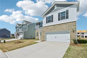 395 Shiloh Wy, Mebane, NC 27302 - Photo 2