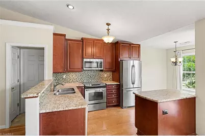 19 Mansfield Circle, Greensboro, NC 27455 - Photo 6