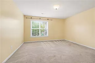 19 Mansfield Cir, Greensboro, NC 27455 - Photo 12