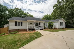 8311 Mapleway Ln, Greensboro, NC 27455 - Photo 4