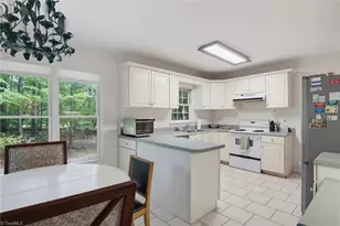 246 Hunters Glen Dr, Summerfield, NC 27358 - Photo 16