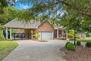 105 Bradford Pl Ln, Lewisville, NC 27023 - Photo 4