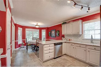 380 Hollinswood Avenue, Winston-Salem, NC 27103 - Photo 10