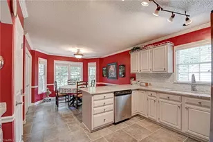 380 Hollinswood Ave, Winston-Salem, NC 27103 - Photo 10