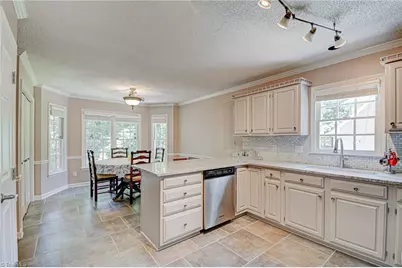 380 Hollinswood Avenue, Winston-Salem, NC 27103 - Photo 10