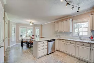 380 Hollinswood Ave, Winston-Salem, NC 27103 - Photo 10