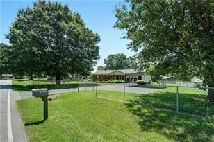132 Circle Loop, Eden, NC 27288 - Photo 4