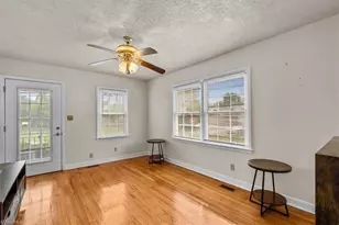 415 Davidson St, Thomasville, NC 27360 - Photo 8