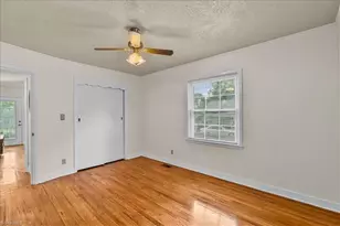 415 Davidson St, Thomasville, NC 27360 - Photo 20