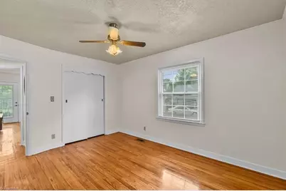 415 Davidson Street, Thomasville, NC 27360 - Photo 22