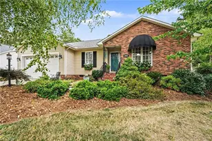 2023 Priya St, Thomasville, NC 27360 - Photo 6