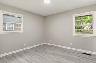 1207 Cliffwood Dr, Greensboro, NC 27406 - Photo 16