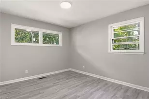 1207 Cliffwood Dr, Greensboro, NC 27406 - Photo 12