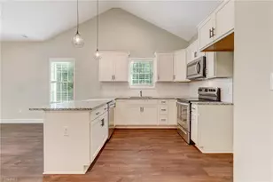 2222 St James Dr, Reidsville, NC 27320 - Photo 8