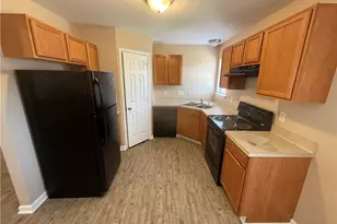 3608 Sherbourne Ln, Greensboro, NC 27405 - Photo 4