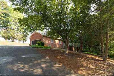 175 Sandtrap Lane, Pilot Mountain, NC 27041 - Photo 38