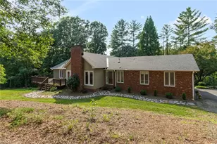 175 Sandtrap Ln, Pilot Mountain, NC 27041 - Photo 4