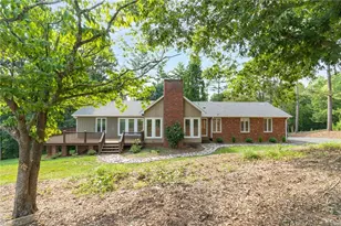 175 Sandtrap Ln, Pilot Mountain, NC 27041 - Photo 2