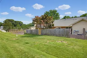 209 N Rotary Dr, High Point, NC 27262 - Photo 30