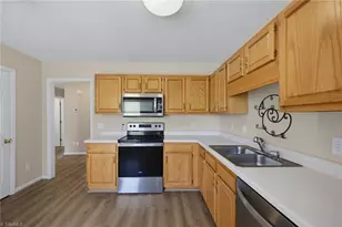 2554 Ambassador Ct, High Point, NC 27265 - Photo 10