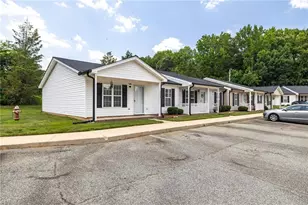 2554 Ambassador Ct, High Point, NC 27265 - Photo 2